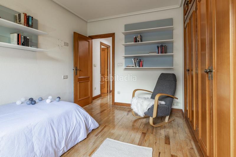 Foto 6c23f679-3f76-4a63-884a-a7ffc6f6f145. Casa aparellada amb calefacció aparcament a Aiete Donostia - San Sebastián