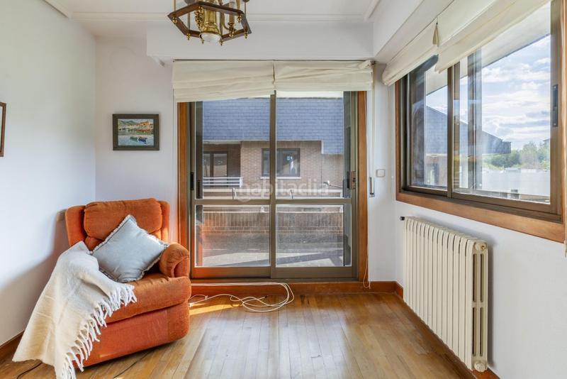 Foto 8b304c39-93d4-4c36-853c-3b379a2e3e90. Casa aparellada amb calefacció aparcament a Aiete Donostia - San Sebastián