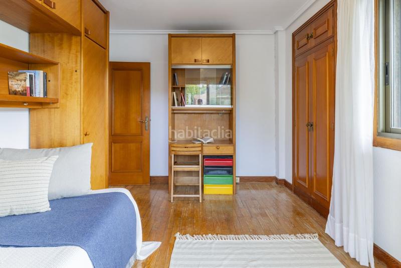 Foto 9951dd98-fc6e-4cb2-9607-83bfa3f3afbc. Casa aparellada amb calefacció aparcament a Aiete Donostia - San Sebastián