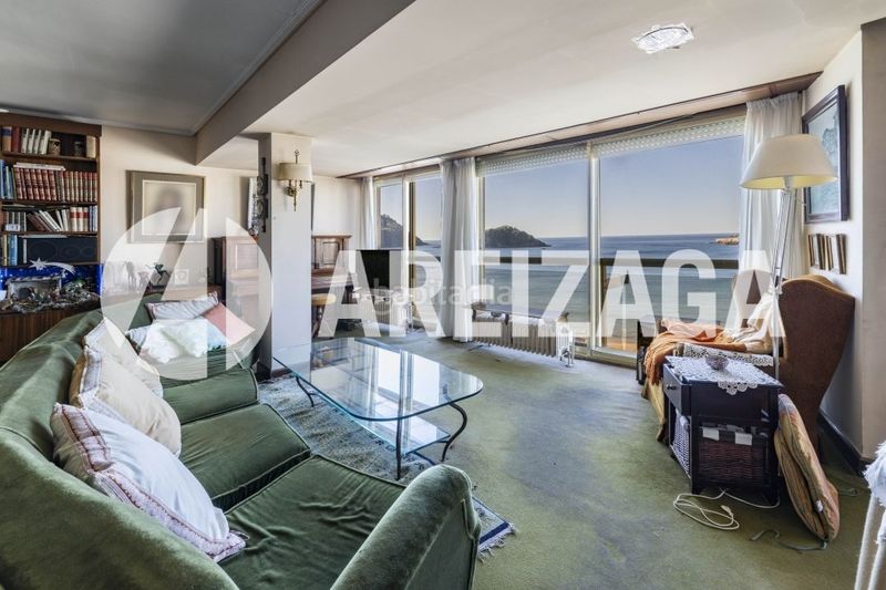 Foto 73e85caa-4c8b-4159-8707-44a23ce8d2d9. Piso en paseo de miraconcha 6 zona la perla, en 1ª línea, piso alto de lujo, con preciosas vistas, terraza, 3 plazas de garaje y 2 trasteros opcionales. en Donostia - San Sebastián