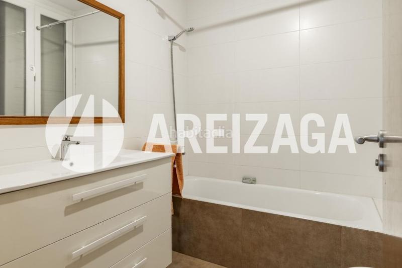 Foto 209a072e-166f-47c2-9301-3a53d6aa604d. Flat with heating in Gros Donostia - San Sebastián