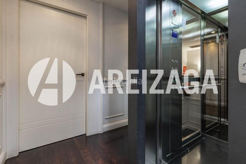 Foto 3f494239-7e32-4228-a6ba-5b387fb0da6b. Piso en san martin kalea 25 venta de ático dúplex de alto nivel en pleno centro de san sebastián en Donostia - San Sebastián