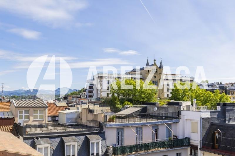 Foto 753fdc33-d059-4a80-b0da-7175cafb2256. Piso en san martin kalea 25 venta de ático dúplex de alto nivel en pleno centro de san sebastián en Donostia - San Sebastián