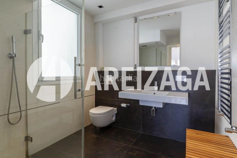 Foto 8b90956a-6ecb-497e-b41e-09960ca890da. Piso en san martin kalea 25 venta de ático dúplex de alto nivel en pleno centro de san sebastián en Donostia - San Sebastián