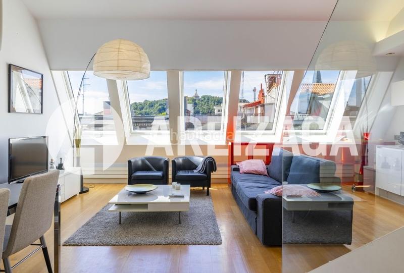 Foto c98b3381-dd56-4dc0-98e0-a23aed6bbb71. Piso en san martin kalea 25 venta de ático dúplex de alto nivel en pleno centro de san sebastián en Donostia - San Sebastián