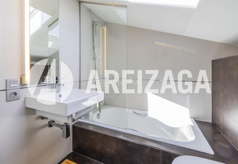 Foto ecf0880e-d06b-4634-9597-88714b9043d4. Piso en san martin kalea 25 venta de ático dúplex de alto nivel en pleno centro de san sebastián en Donostia - San Sebastián
