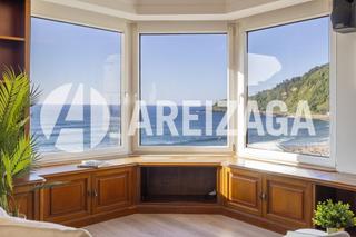 Pis a Zurriola hiribidea 16 bis. Vivienda en 1 línea, chaflán, con vistas panorámicas al mar, en