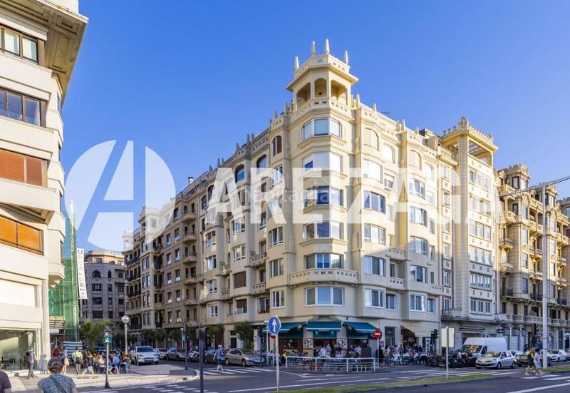 Foto 1df40a1e-8b70-49bd-9a9e-81253a863efe. Piso en zurriola hiribidea 16 bis vivienda en 1 línea, chaflán, con vistas panorámicas al mar, en planta alta. en Donostia - San Sebastián