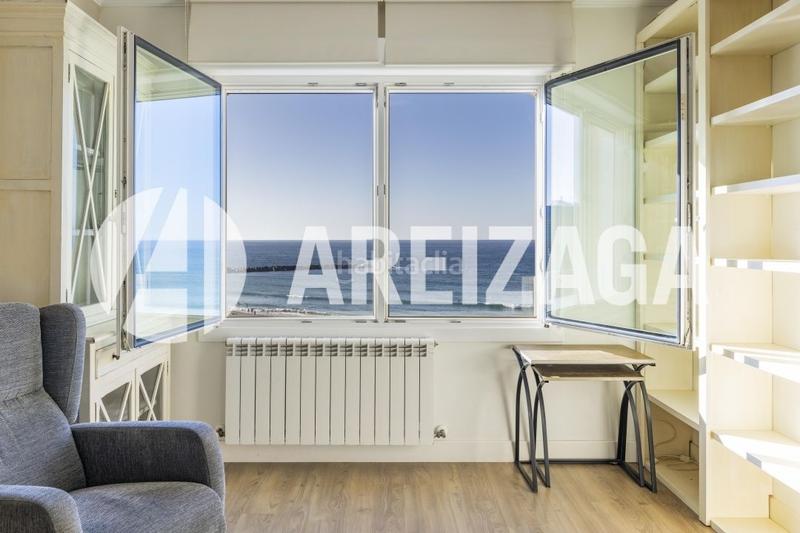 Foto be6c1bf0-46ee-441f-b202-7e4169d133c5. Piso en zurriola hiribidea 16 bis vivienda en 1 línea, chaflán, con vistas panorámicas al mar, en planta alta. en Donostia - San Sebastián