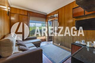 Pis  Zarategi pasealekua. Vivienda a reformar de 3 dormitorios, con amplia terraza, en el