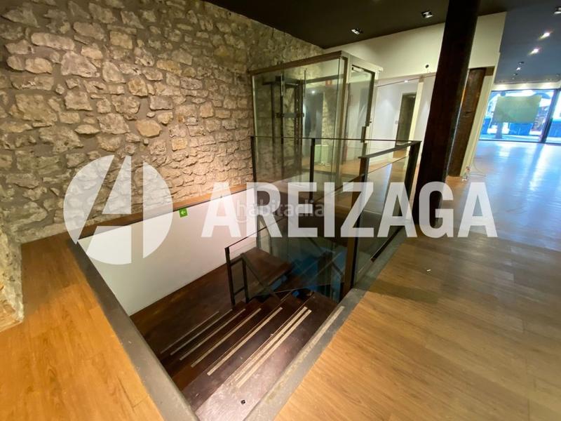 Foto c2a60b24-8b7d-44c2-b9f7-3669951ca773. Location local commercial dans legazpi kalea 7 dans Donostia - San Sebastián