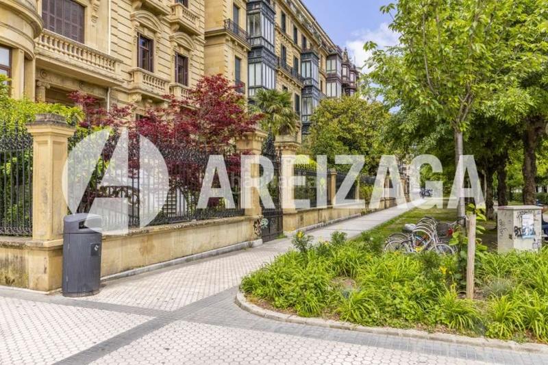 Foto afe9fb4b-e78e-4117-8566-4a7ce6ddef40. Location local commercial dans prim kalea 9 dans Área Romántica Donostia - San Sebastián