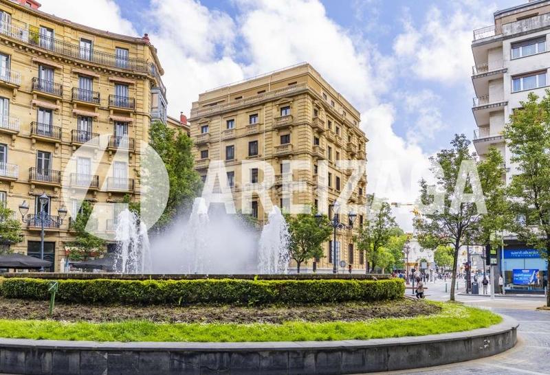 Foto f20405c4-d4ad-4a18-8092-c8e07118951c. Location local commercial dans prim kalea 9 dans Área Romántica Donostia - San Sebastián