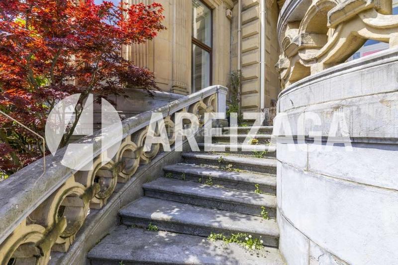 Foto f23835db-1357-495d-a0a7-7aefc5bd3272. Location local commercial dans prim kalea 9 dans Área Romántica Donostia - San Sebastián