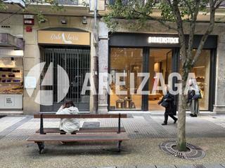 Lloguer Local Comercial a Txurruka kalea 12. Local en perfecto estado de conservación en la calle con las mej