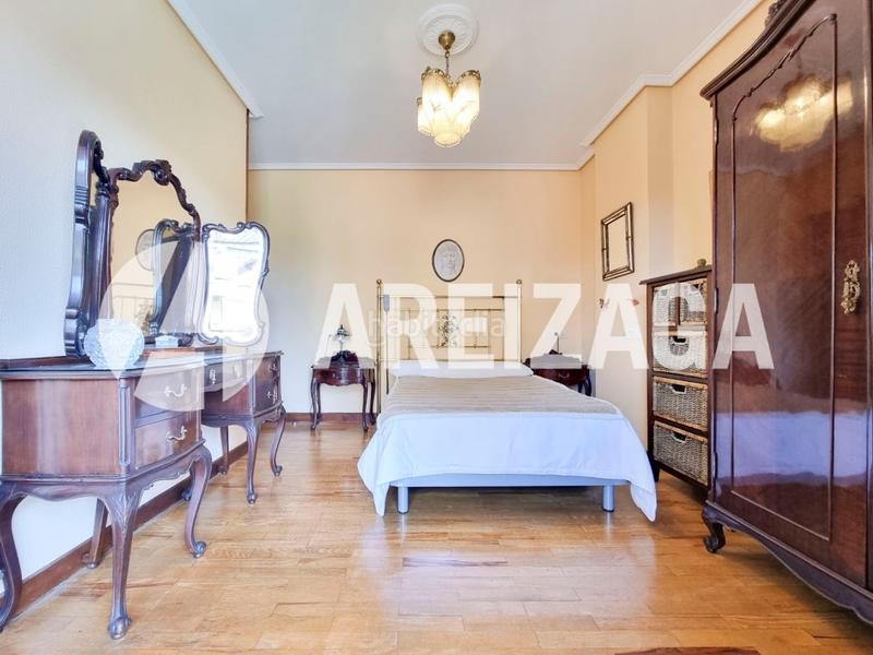 Foto 02b037ed-2184-4d72-b313-f7a376fcecd9. Piso Aiete etxadi. vivienda de 3 habitaciones con garaje y trastero incluido. en Donostia - San Sebastián