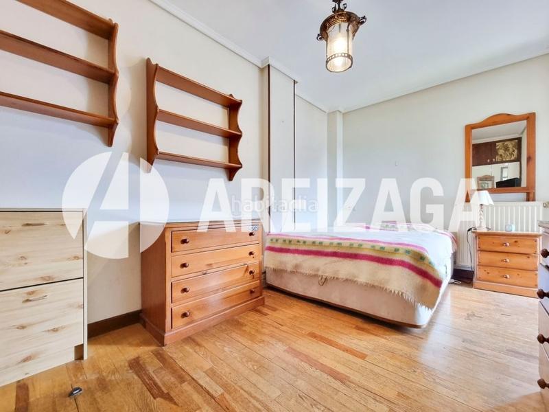Foto 6a69b981-eb52-4652-b5d3-91630dfb4ad4. Piso Aiete etxadi. vivienda de 3 habitaciones con garaje y trastero incluido. en Donostia - San Sebastián