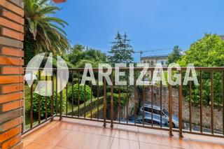 Pis  Alkolea pasaia. Egia duque de mandas. piso con terraza y vista despejada junto a