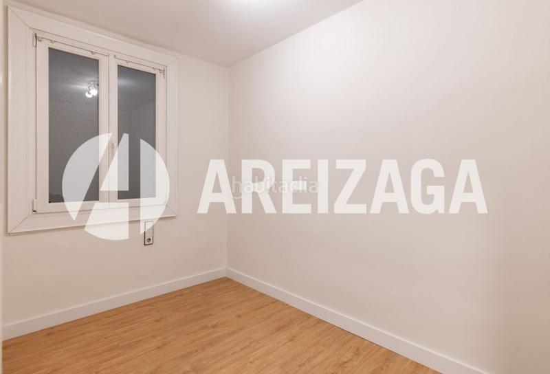 Foto 5188eda0-d283-483d-89ec-0be8e807114d. Piso  alto, exterior en calle miracruz, con 3 balcones, luminoso. en Donostia - San Sebastián