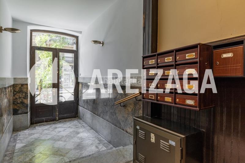Foto b5a768ae-ad84-4680-abcd-70267a139b49. Piso  alto, exterior en calle miracruz, con 3 balcones, luminoso. en Donostia - San Sebastián