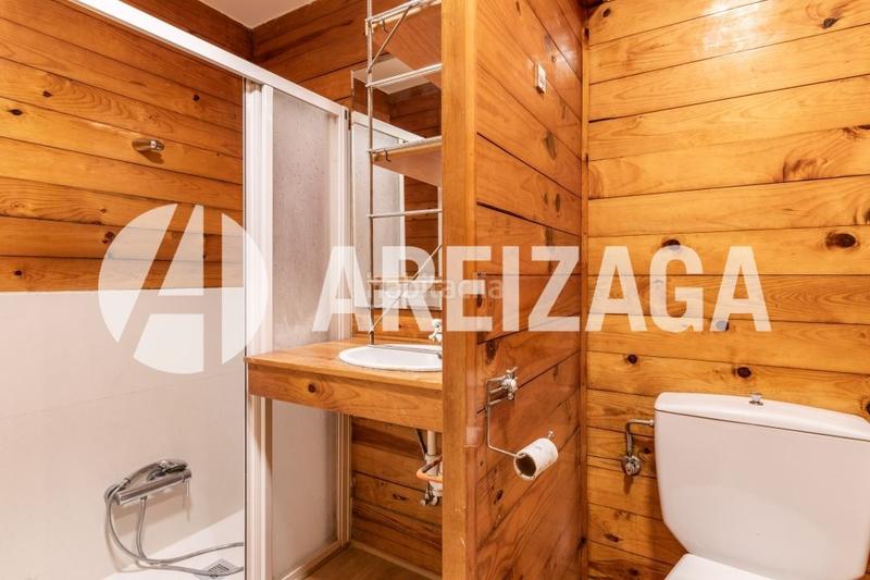Foto f10f99ee-aacf-4726-9e93-2ae18d25f576. Piso  alto, exterior en calle miracruz, con 3 balcones, luminoso. en Donostia - San Sebastián