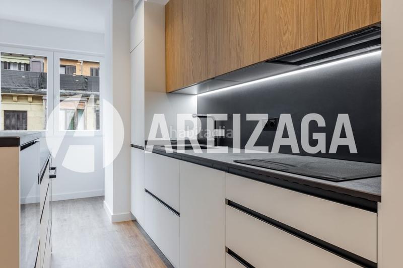 Foto f54e2aec-fff0-4f2a-9c38-88aff75b382e. Appartamento in pedro egaña kalea 5 in Área Romántica Donostia - San Sebastián