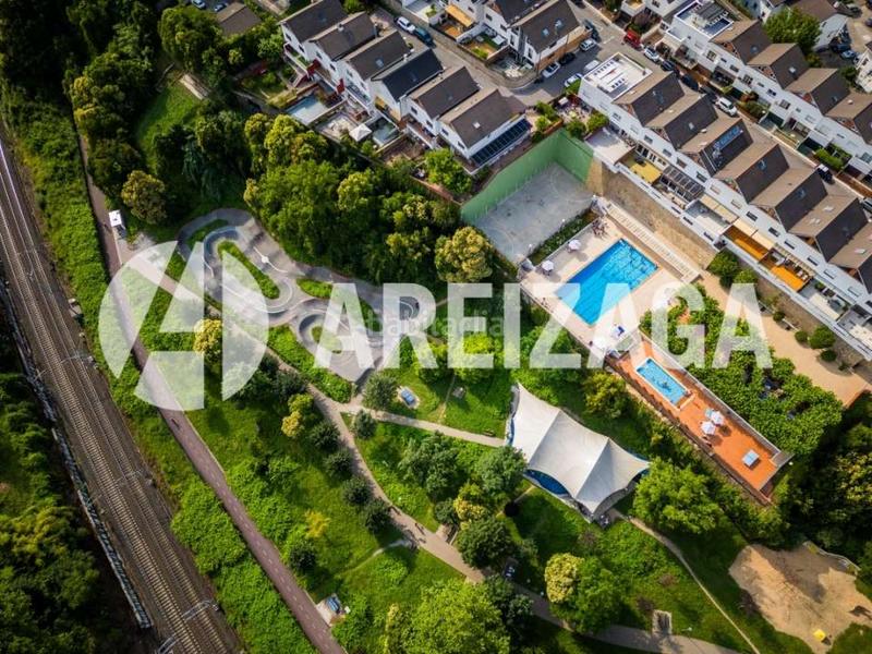 Foto 92fda542-6805-4df4-9681-6c3e3ad40a64. Casa con riscaldamento parcheggio piscina in Miracruz Donostia - San Sebastián