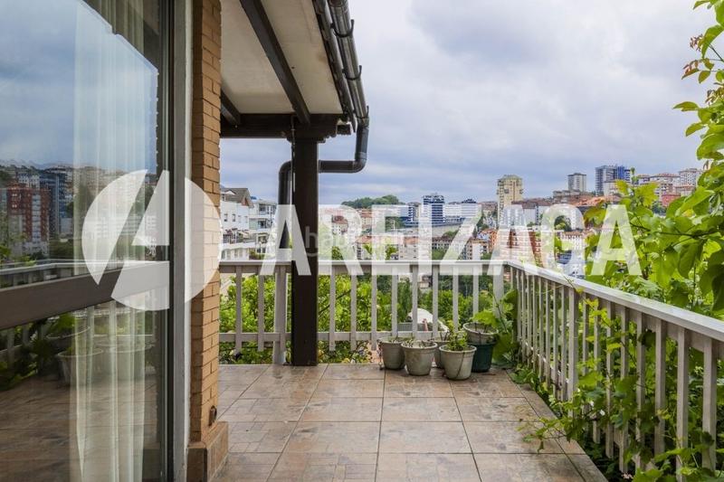 Foto b5d3e997-c65f-4fc5-973a-4ca79b615189. Casa con riscaldamento parcheggio piscina in Miracruz Donostia - San Sebastián