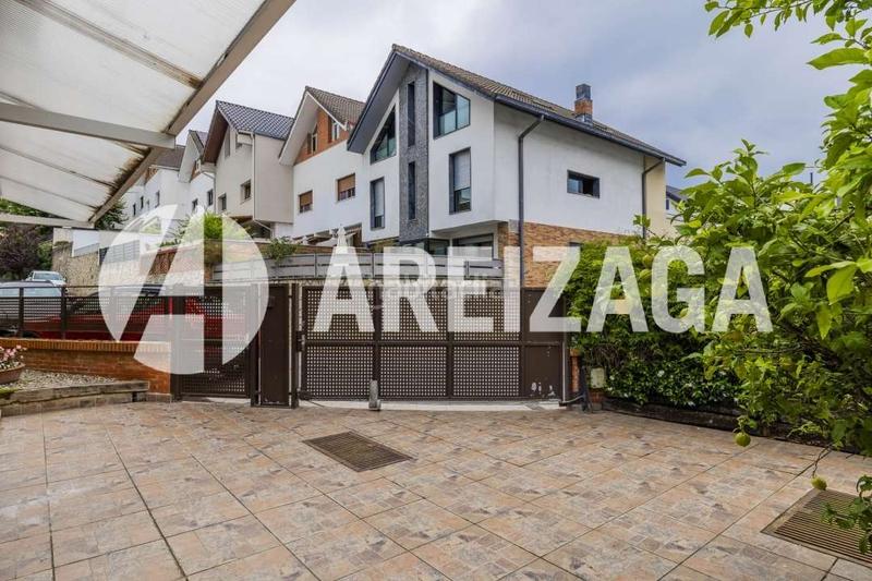 Foto d1dae228-a4d0-41f2-8221-caa7753d5b22. Casa con riscaldamento parcheggio piscina in Miracruz Donostia - San Sebastián