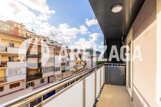 Pis  Erregezaintza kalea. Acogedor piso con agradable terraza orientada al suroeste en ant