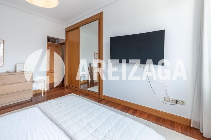 Foto 1b4b1ff0-9ce3-4102-973d-4a2e2af5bfb3. Appartement avec chauffage parking dans Ategorrieta-Ulía Donostia - San Sebastián