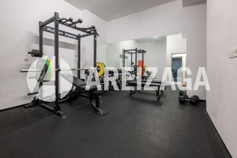 Foto f5e3410d-73ae-4dc5-8c4c-7cc6ad2c462f. Appartement avec chauffage parking dans Ategorrieta-Ulía Donostia - San Sebastián