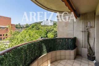 Pis  Paseo de ondarreta. Ondarreta con vista despejada y al sur , extraordinaria vivienda