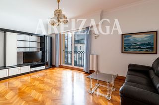 Pis a Calle bergara 5. Apartamento alto, luminoso, a 2 minutos de la avd de la libertad