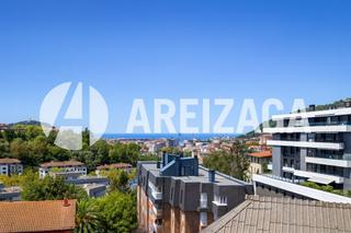Pis  De tolarieta bidea. Ático dúplex reformado con preciosas vistas en intxaurrondo