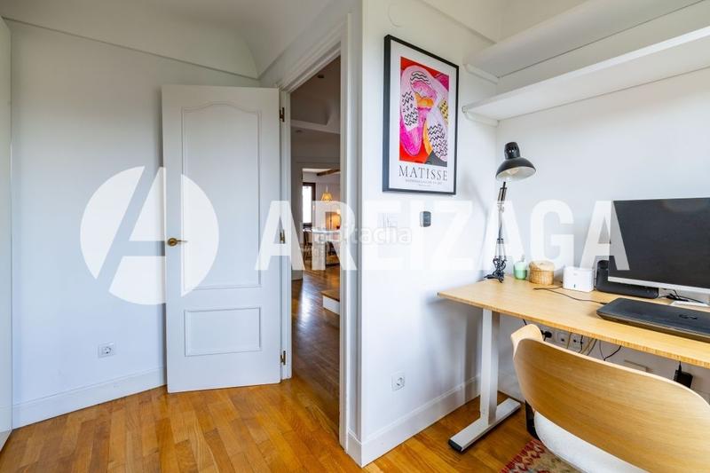 Foto 3458fd67-ff31-4165-a0f1-5b05cdf666d2. Attique avec chauffage parking dans Intxaurrondo Donostia - San Sebastián