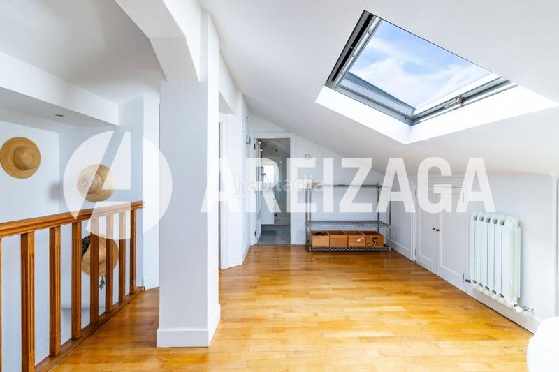 Foto 7b09a3f6-0dd8-4d59-8c8e-968a1453d60b. Attique avec chauffage parking dans Intxaurrondo Donostia - San Sebastián