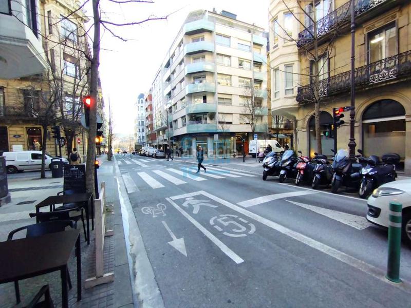 Foto dc80b39b-a424-4bad-b54b-6cc263f656a0. Affitto locale commerciale in san martin kalea 8 in Donostia - San Sebastián