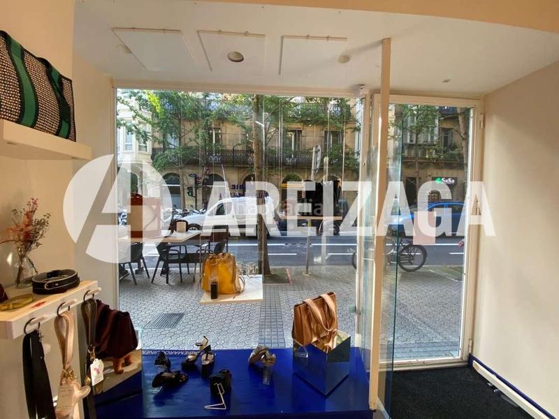 Foto 79f6cadc-ca35-4040-bda2-decfeb285cbb. Lloguer local comercial a san martin kalea 8 a Área Romántica Donostia - San Sebastián