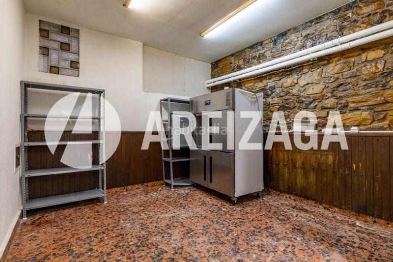 Foto f34dd432-2585-460c-a5d8-8ecb1182ac4a. Affitto locale commerciale in matia kalea 17 in Antiguo Donostia - San Sebastián