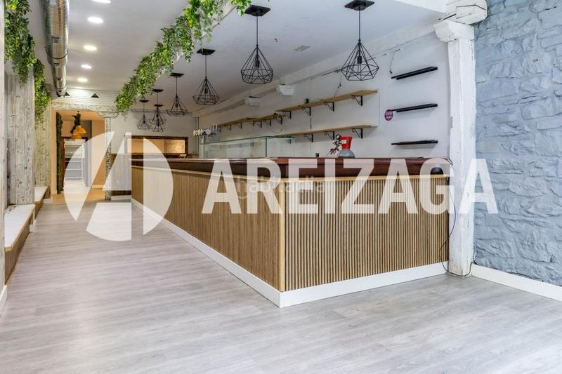 Foto 9cd61b46-6bf0-457f-999e-61292fd47737. Lloguer local comercial a matia kalea 17 a Antiguo Donostia - San Sebastián