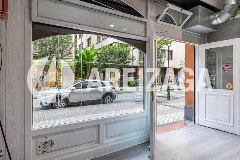 Foto a25c8f6c-7806-4805-ba99-6e4b82bdb139. Lloguer local comercial a matia kalea 17 a Antiguo Donostia - San Sebastián
