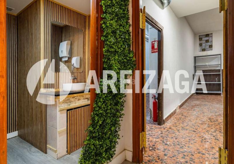 Foto 5caf4bee-0307-48c1-9353-60a6a21d634b. Rent business premise in matia kalea 17 in Antiguo Donostia - San Sebastián