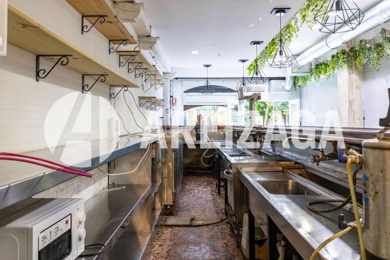 Foto 9926eee4-4eb8-4c48-abc2-78acff386a88. Rent business premise in matia kalea 17 in Antiguo Donostia - San Sebastián