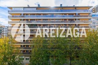 Pis  Javier barkaiztegi kalea. Piso luminoso con terraza y orientación sur en el corazón de ama