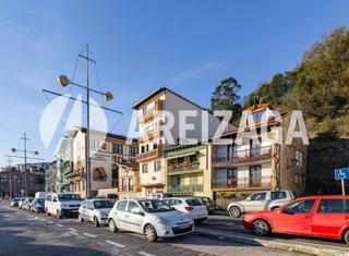 Etagenwohnung in Pasaia. Vivienda con vistas al mar en san pedro para reformar.