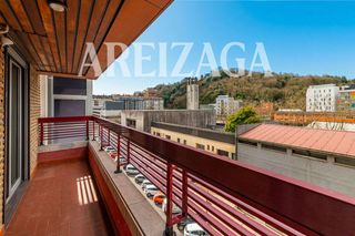 Flat in Calle sagrada familia 9
