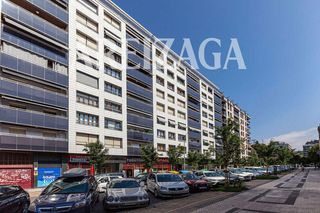 Etagenwohnung  Calle josé maría salaberría. Zona pio xii,  piso alto, exterior a gran plaza abierta, con bal