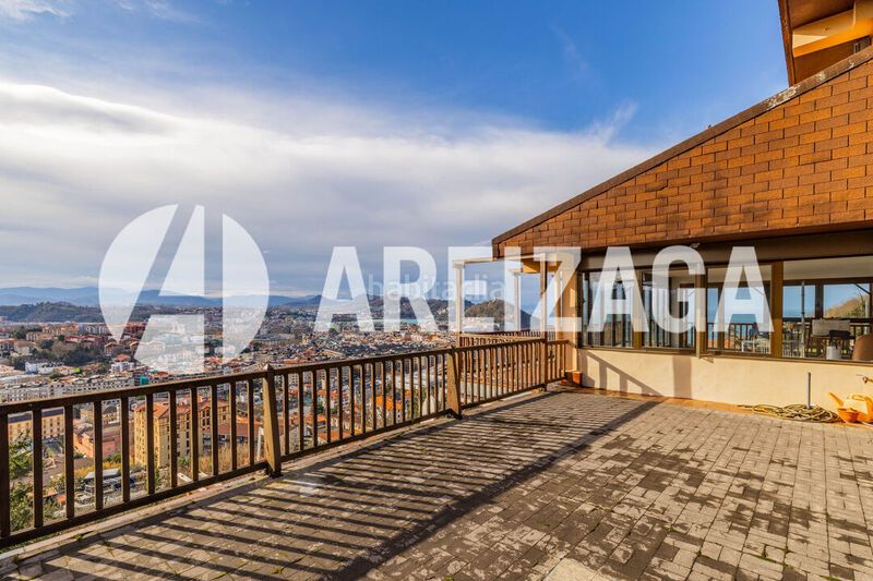 Foto 0bd7b7c1-2189-426d-a1bb-d59440060bda. Piso en paseo de ulía 145 ulía vivienda de gran superficie, con imponentes vistas, balcones, garaje, instalaciones deportivas sauna. en Donostia - San Sebastián