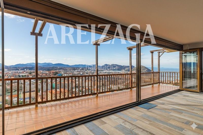 Foto 473a3410-1668-4de3-bc52-19b65e2607f4. Piso en paseo de ulía 145 ulía vivienda de gran superficie, con imponentes vistas, balcones, garaje, instalaciones deportivas sauna. en Donostia - San Sebastián